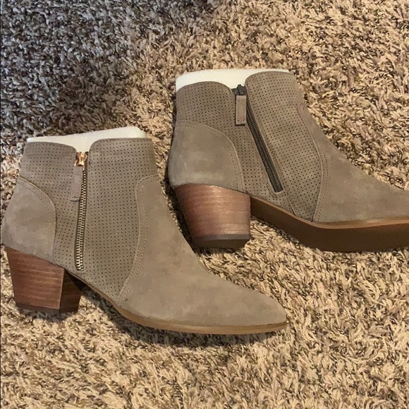 violet and red booties